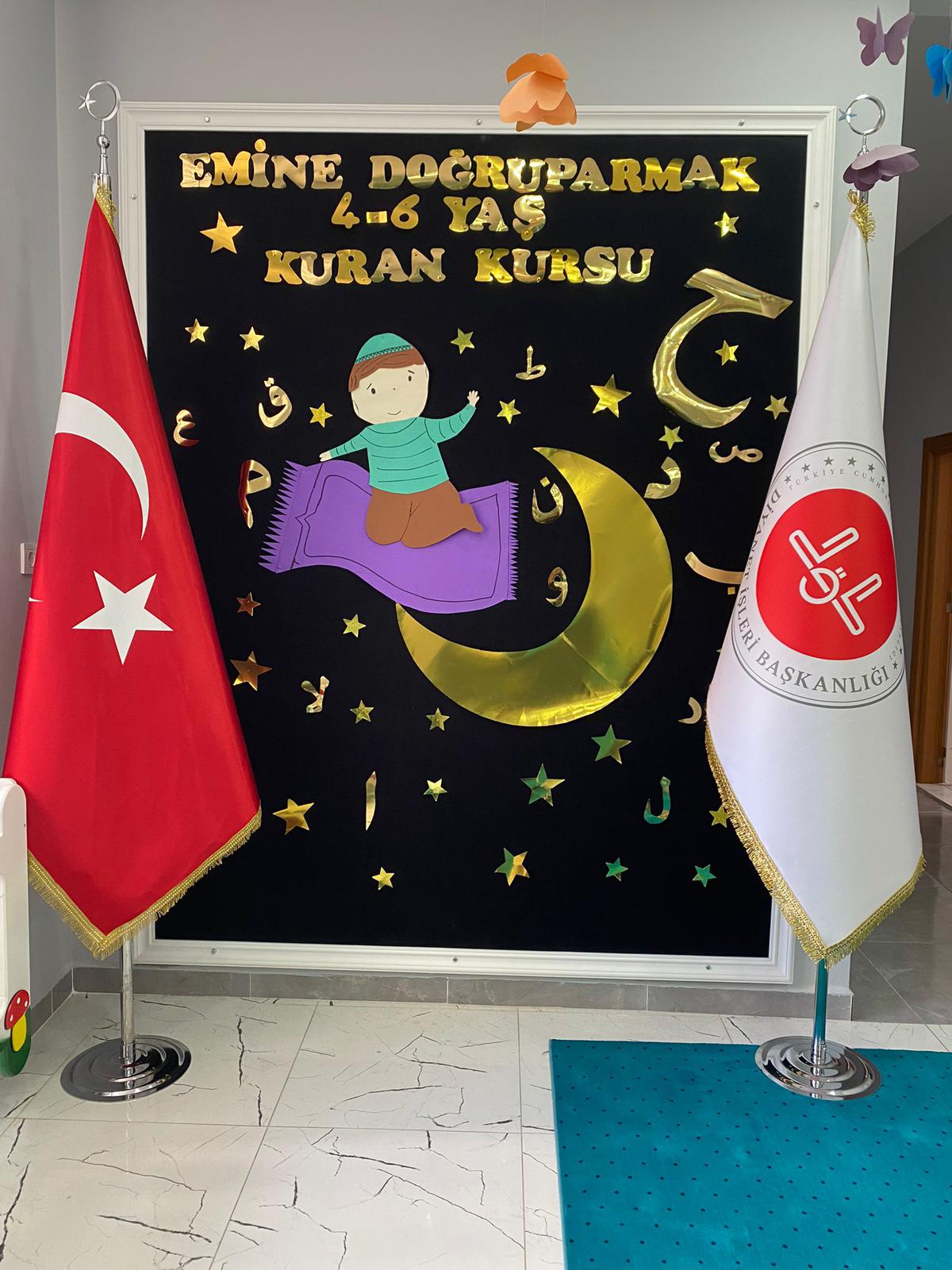 Makam bayrağı krom